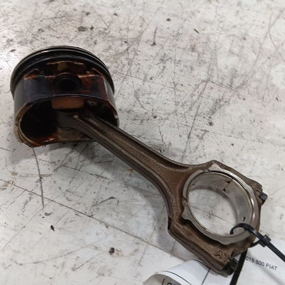 Fiat 500 Single Piston With Connecting Rod  2017 2016 2015 2014 2013 2