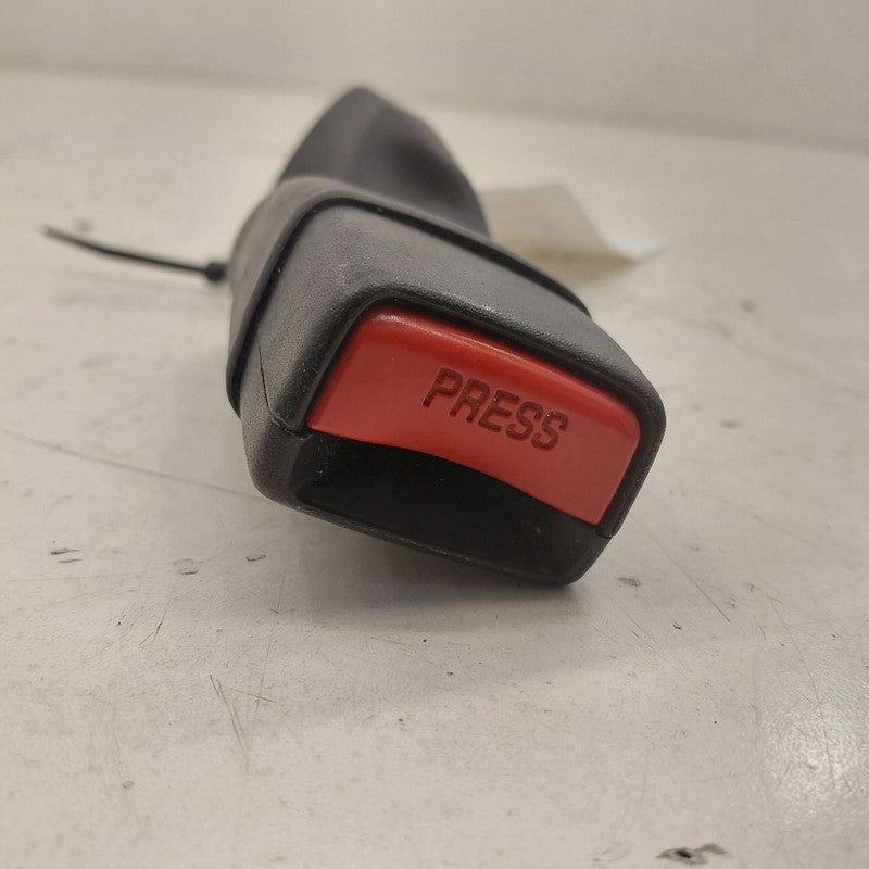 Mitsubishi Outlander   Seat Belt Buckle Latch Left Driver Rear Back  2
