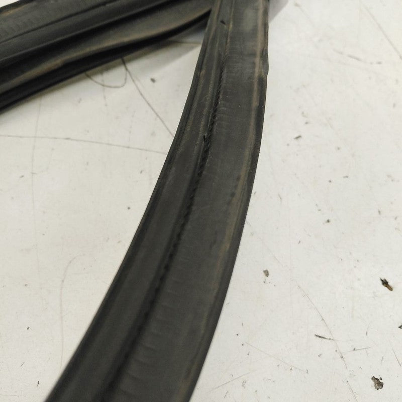Nissan Rogue Trunk Lid Hatch Door Rear Back Rubber Seal  2017 2018 201
