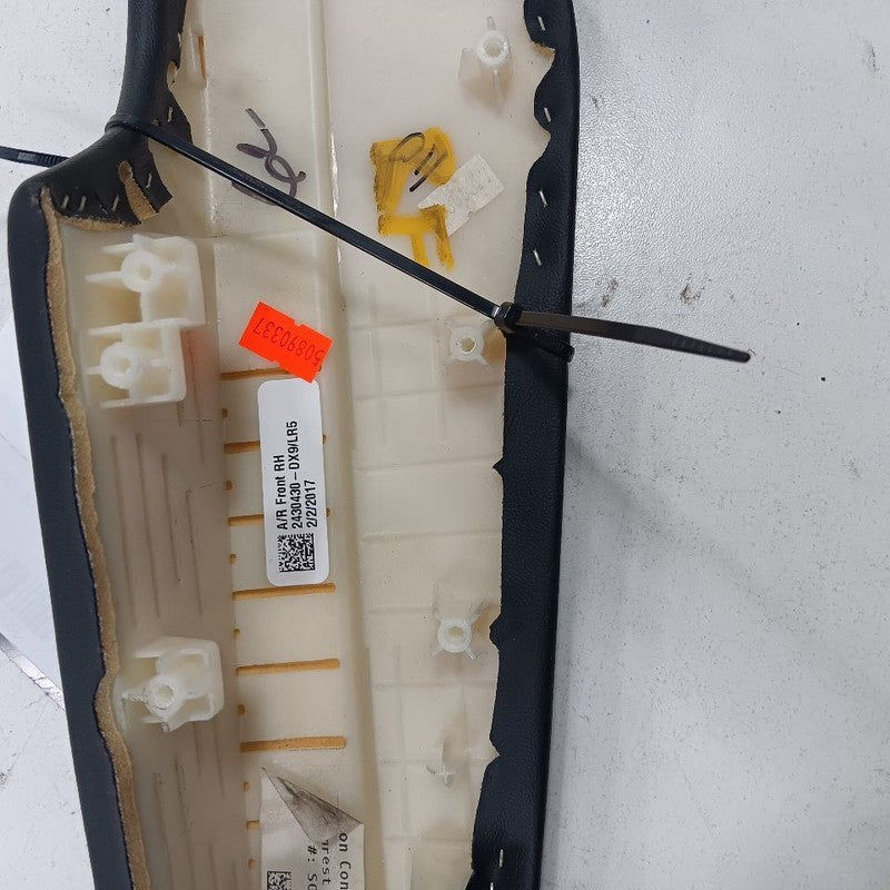 Jeep Cherokee Passenger Right Front Door Arm Rest  2015 2016 2017