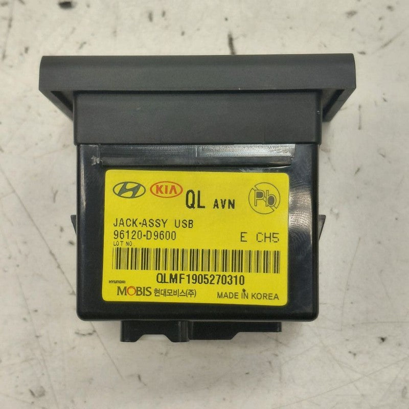 Kia Sportage USB Plug In Hub Port  2020 2021 2022