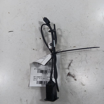 Jeep Cherokee USB Plug In Hub Port  2015 2016 2017