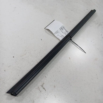 Grand Cherokee Left Front Weather Strip Interior  2017 2018 2019 2020