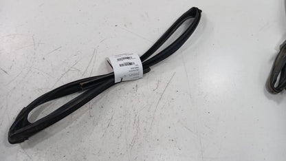 Ford Taurus Door Glass Window Seal Rubber Right Passenger Front  2013 
