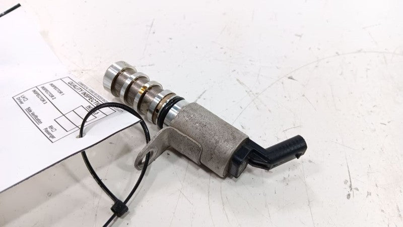 Buick Encore Variable Timing Gear Oil Control Valve Solenoid Cylinder Head 2016 