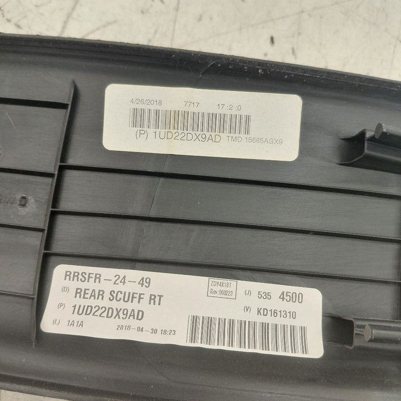 Jeep Cherokee Sill Trim Plate Door Jam Threshold Right Passenger Rear 