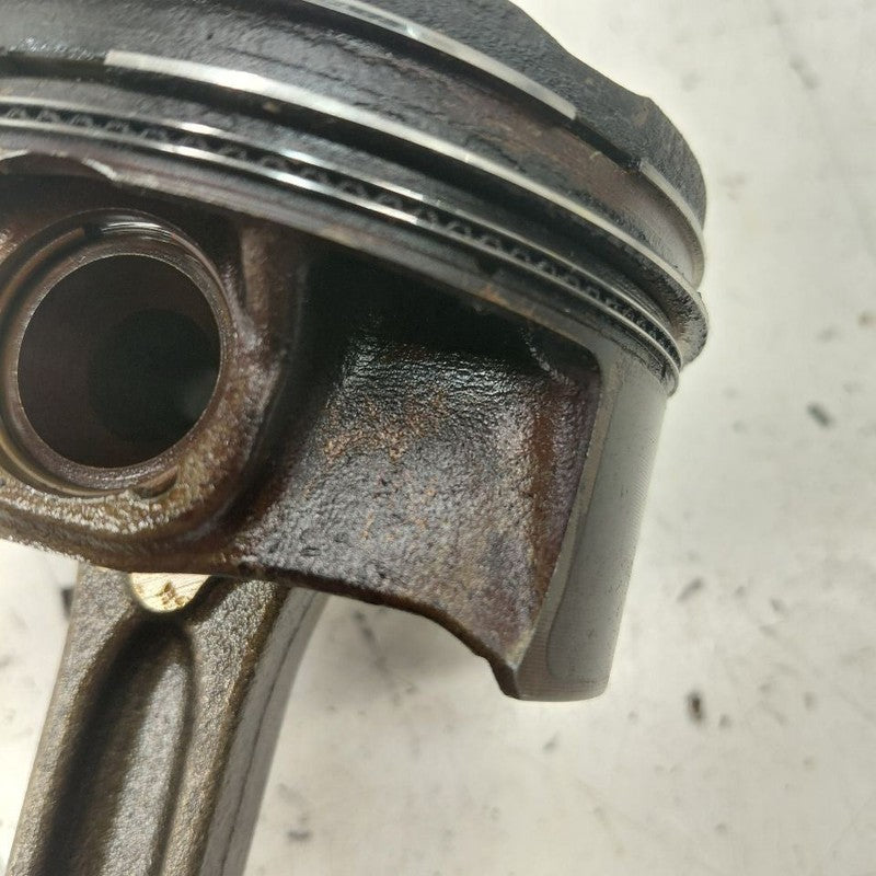 Volvo S60 Single Piston With Connecting Rod   2.0 2018 2017 2016