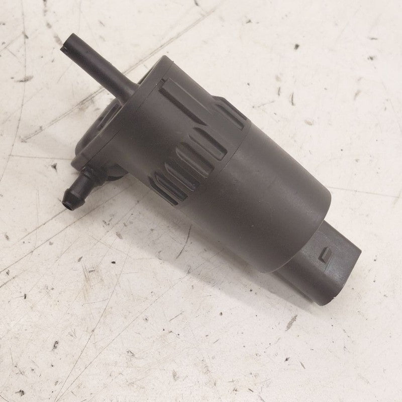 Chevy Trax Windshield Washer Wash Fluid Reservoir Motor Pump Electric 