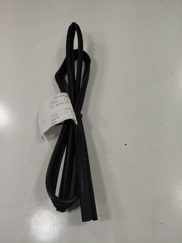 Hyundai Tucson Door Glass Window Seal Rubber Left Driver Front  2016 2017 2018