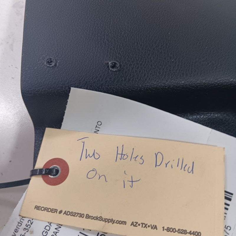 Kia Sorento Kick Panel Trim Left Driver  2018 2017 2016