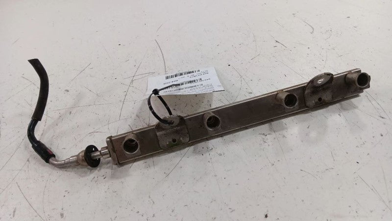Hyundai Elantra Fuel Rail Injection Injector Mount Bar  2011 2012 2013