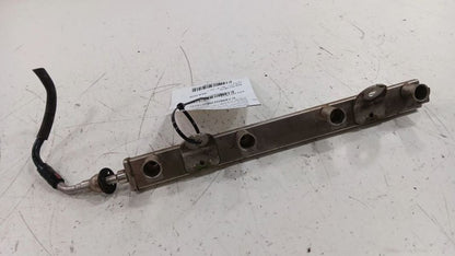 Hyundai Elantra Fuel Rail Injection Injector Mount Bar  2011 2012 2013