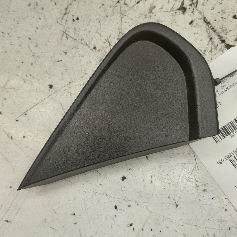 Chevy Trax Passenger Right Front Fender Mirror Corner Trim {42650658} 