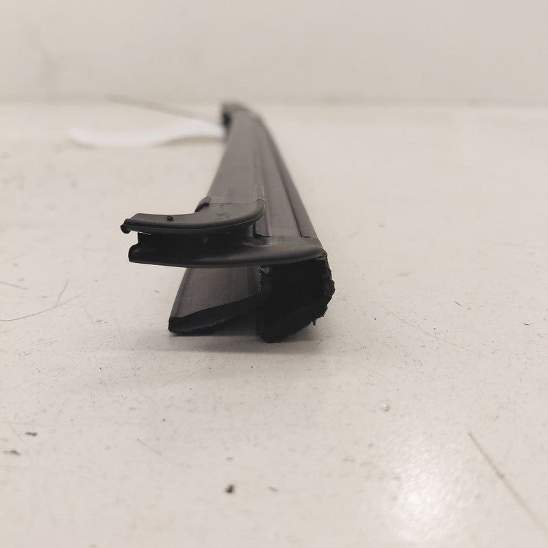 Buick Encore GX Right Rear Weather Strip Interior  2022 2023 2024 2025