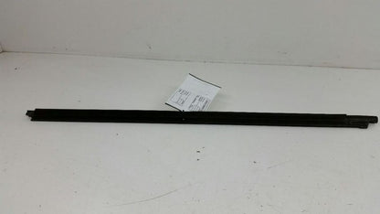  2007 Chevy Malibu Door Glass Window Weather Strip Trim Front Right Passenger
