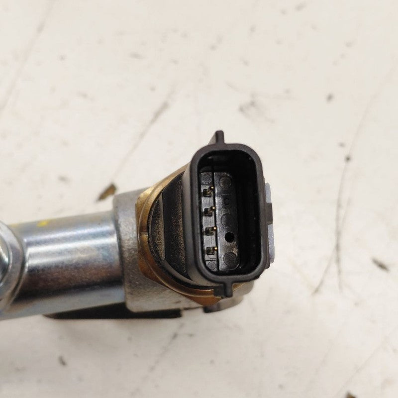 Subaru Crosstrek Passenger Right Rear Fuel Rail Injector Mount Bar 202