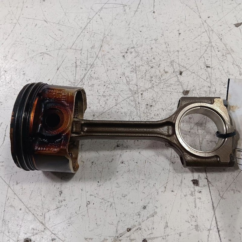 Nissan Kicks Single Piston With Connecting Rod   1.6 2021 2022 2023 2024