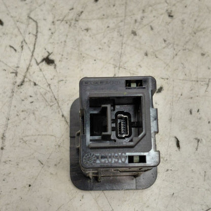 Jeep Cherokee USB Plug In Hub Port  2019 2020 2021