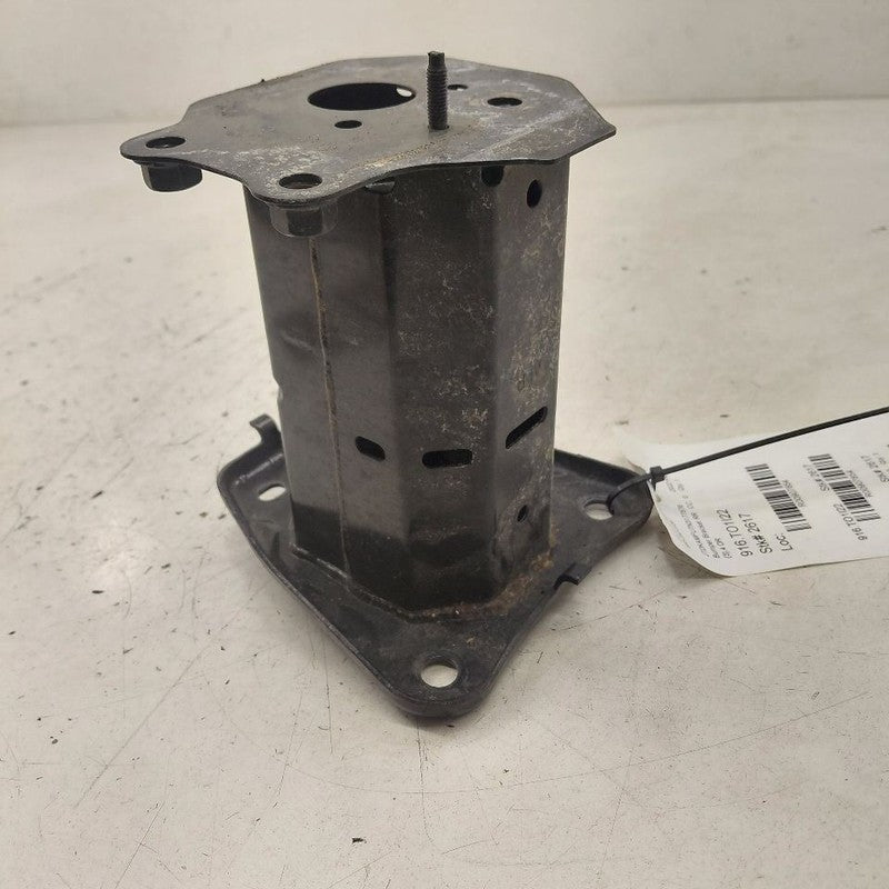 Toyota Prius Bumper Mount Bracket Right Passenger Side Rear  2022 2021
