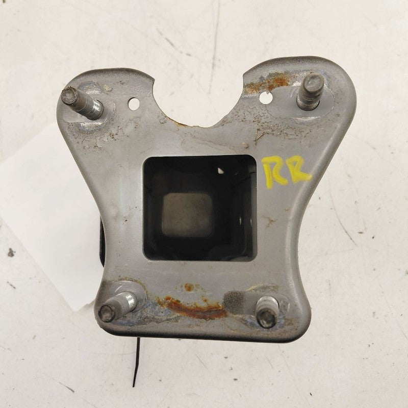 Nissan Rogue Bumper Mount Bracket Right Passenger Side Rear  2017 2018