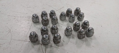 2017 Kia Sorento Lug Nut Set
