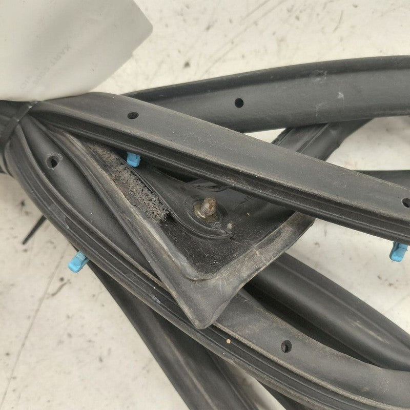 Chevy Trax On Door Seal Rubber Right Passenger Front  2022 2021