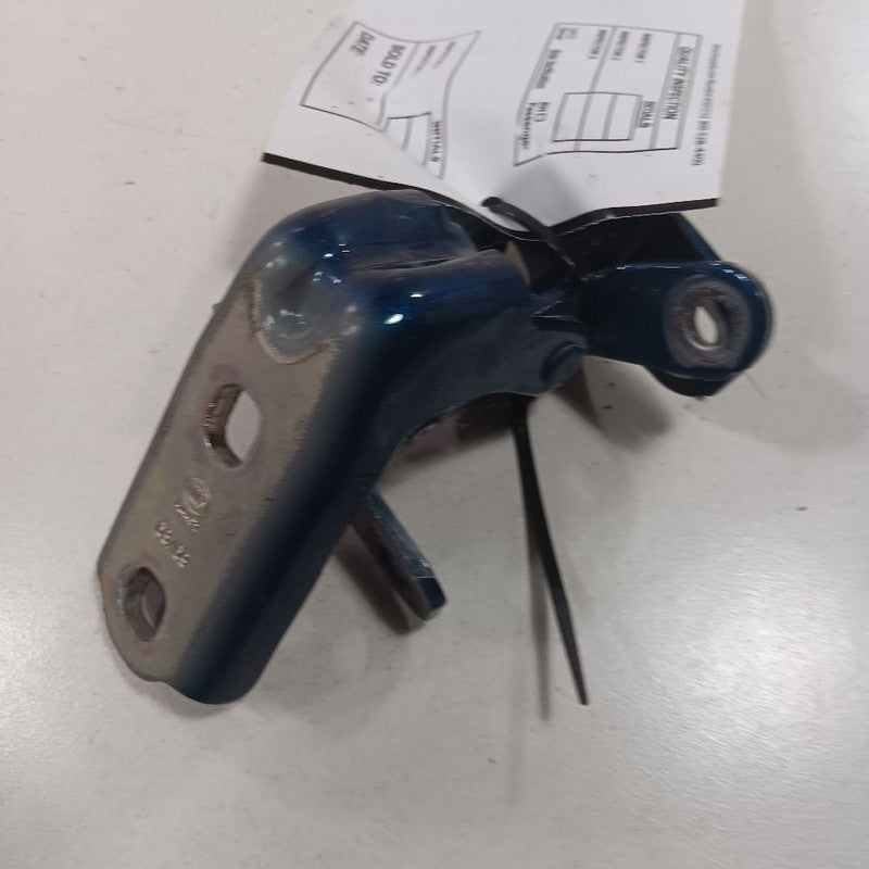 Chevy Trailblazer Door Hinge Set Right Rear Passenger  2021 2022 2023