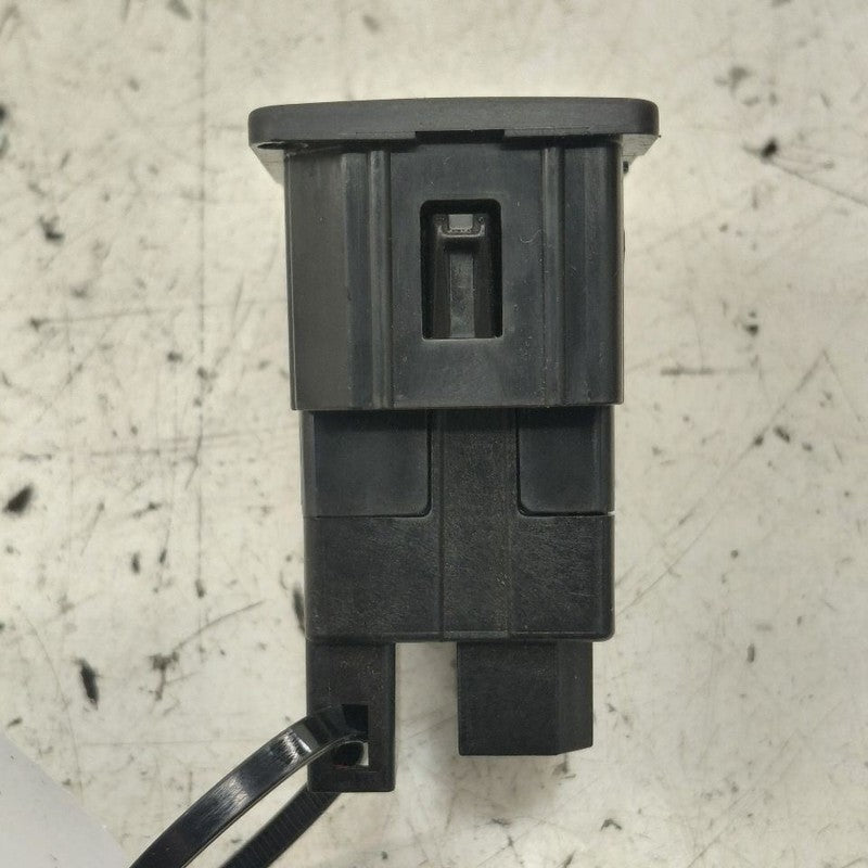 Ford Edge USB Plug In Hub Port  2018 2017 2016 2015