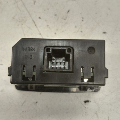 Subaru XV Crosstrek USB Plug In Hub Port  2025 2024