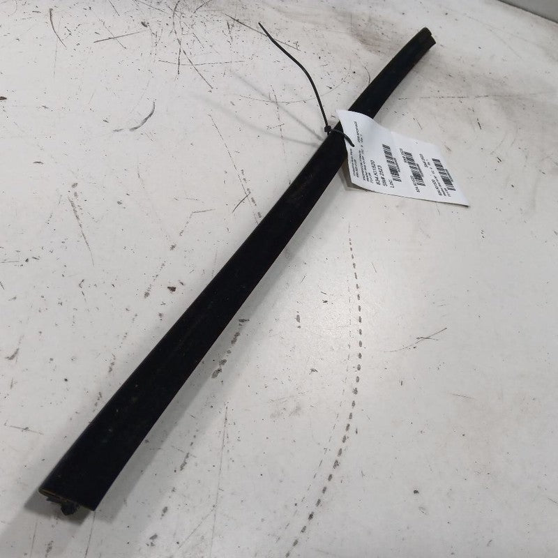Kia Sportage Right Front Weather Strip Interior  2022 2021 2020 2019 2