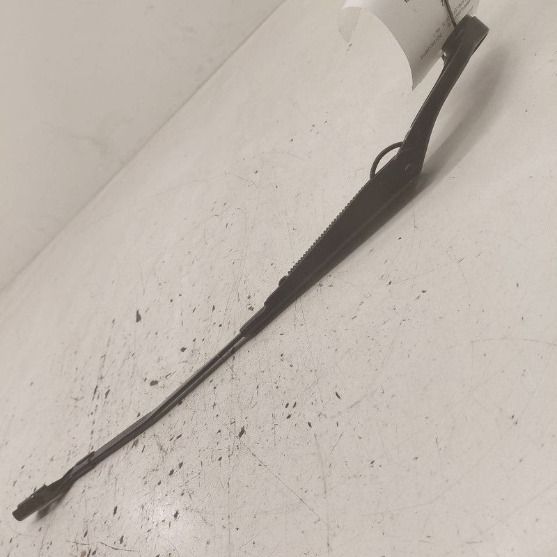 Buick Encore GX Windshield Wiper Arm Left Driver  2022 2023 2024 2025