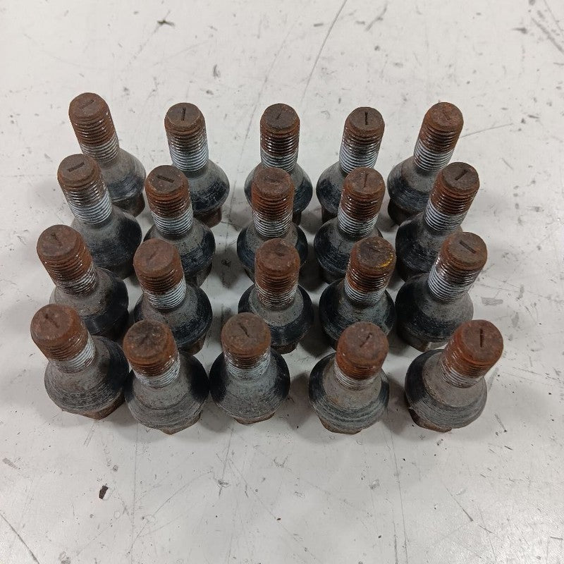 Fiat 500 Lug Nut Set  2016 2017 OEM