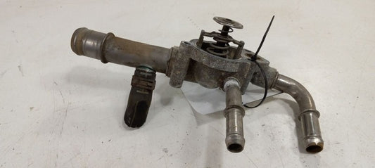 Cadillac SRX Thermostat Housing Mount Bracket 2013 2014 2015 2016