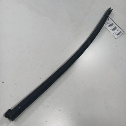 Kia Sorento Left Front Weather Strip Interior  2018 2017 2016 OEM