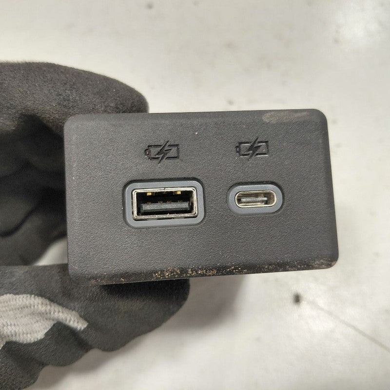 Chevy Trailblazer USB Plug In Hub Port  2021 2022 2023 OEM