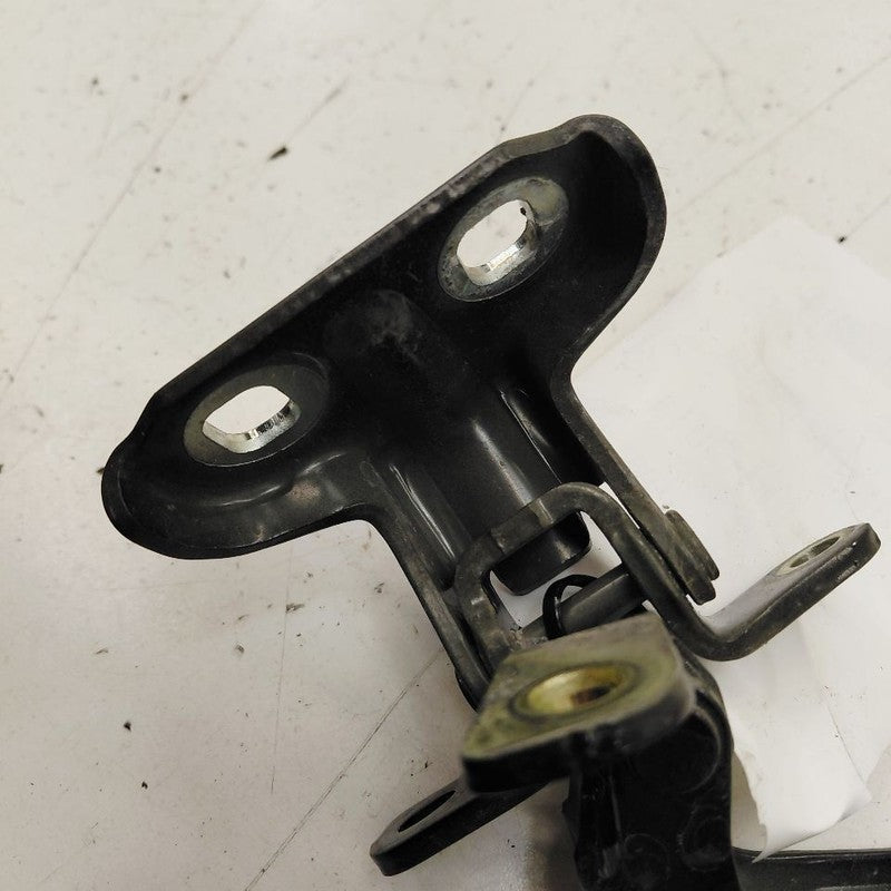 Buick Encore GX Door Hinge Set Right Front Passenger  2020 2021 2022 2