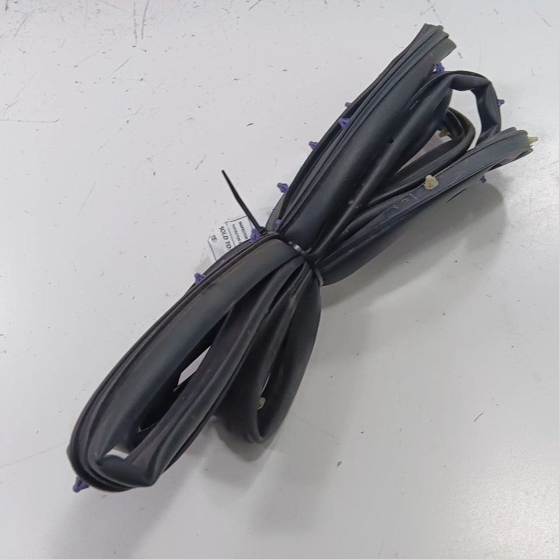 Jeep Compass On Door Seal Rubber Left Driver Front 2017 2018 2019 2020 2021 2022