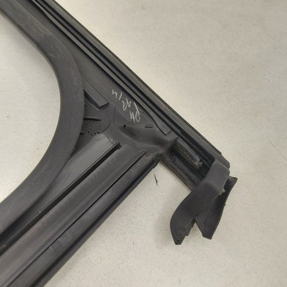 2018 Fiat 500 X Model Door Glass Window Seal Rubber Left Driver Rear B