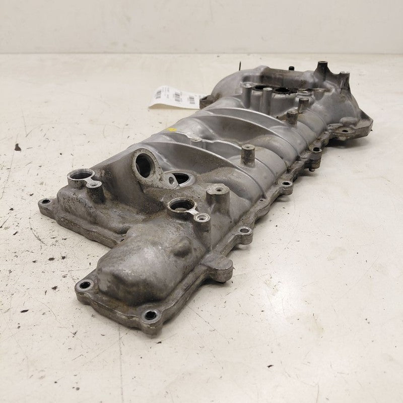 Cadillac CT6 Passenger Rear Engine Cylinder Head Valve Cover  2018 201