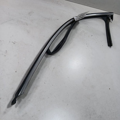 Chevy Malibu Door Glass Window Seal Rubber Left Driver Front 2019 2020