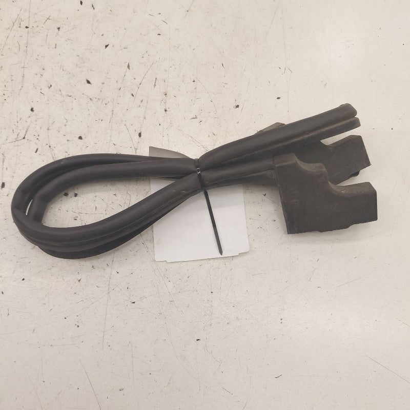 Kia Sorento Cowl Vent Panel Hood Rubber Seal  2018 2017 2016