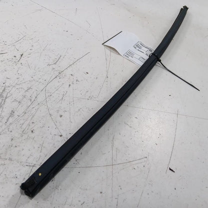 Hyundai Accent Right Front Weather Strip Interior 2014 2015 2016 2016 
