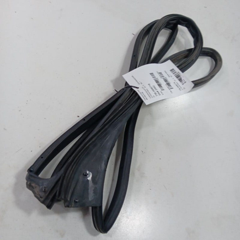 Grand Cherokee On Door Seal Rubber Left Driver Front  2017 2018 2019 2020