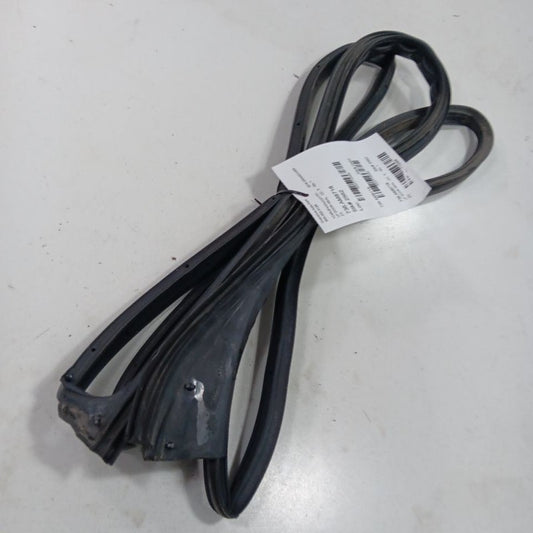 Grand Cherokee On Door Seal Rubber Left Driver Front  2017 2018 2019 2020