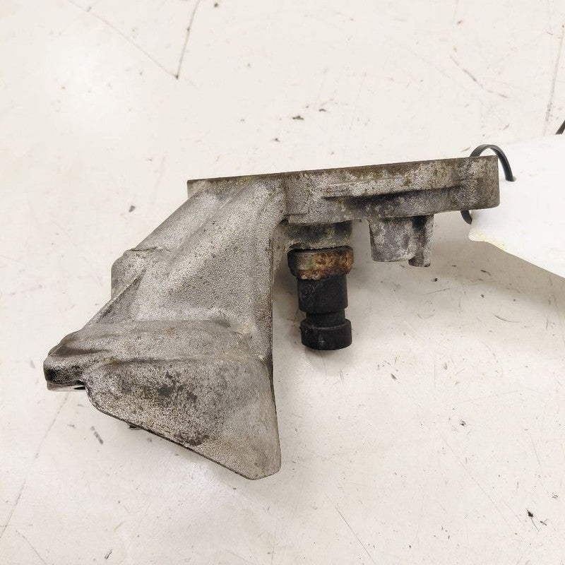 Cadillac XTS Engine Oil Filter Adapter Bracket Housing Mount      2016
