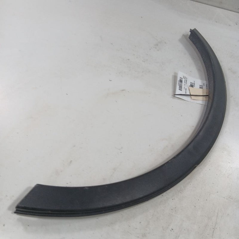 Buick Encore Passenger Right Rear Fender Flare One Broken Mount 2022 2