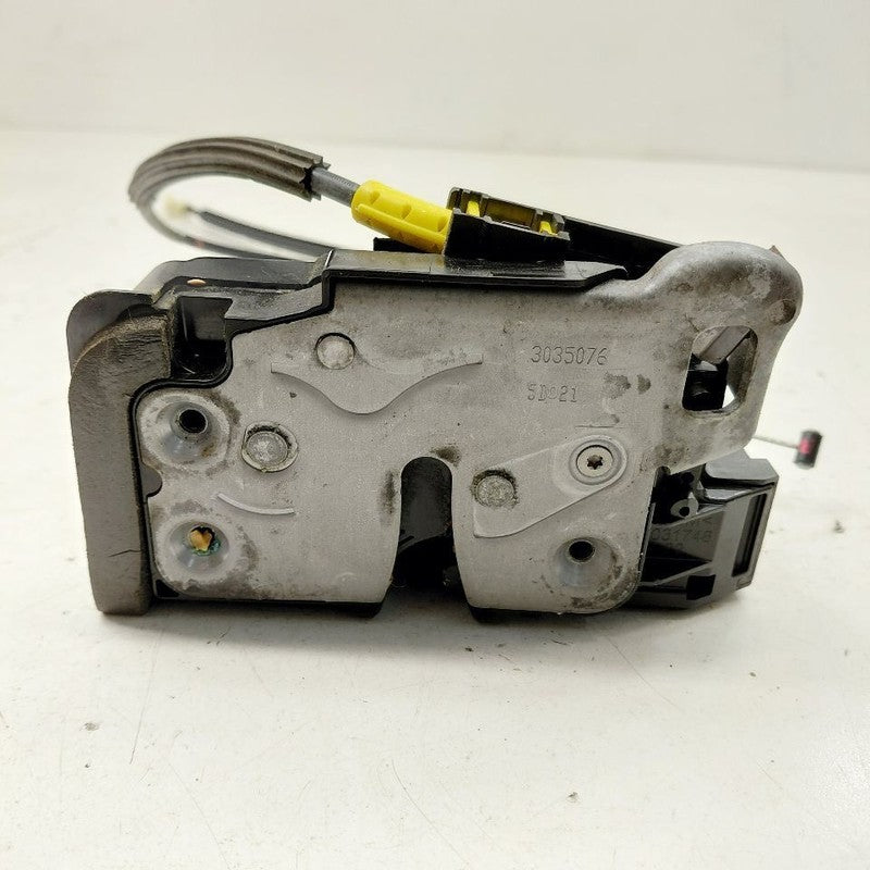 Cadillac XTS Door Latch Lock Right Passenger Front      2016 2017 2018