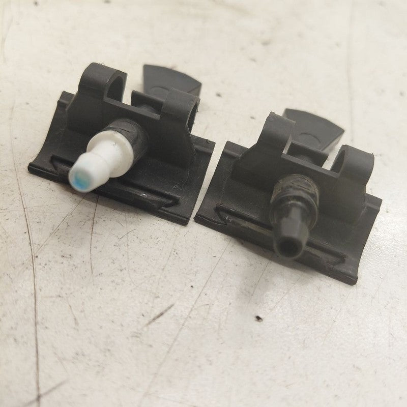 Mitsubishi Outlander   Windshield Wiper Washer Fluid Hood Sprayer Nozz