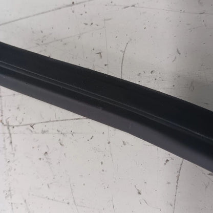 Hyundai Elantra Right Rear Weather Strip Interior  2017 2018 2019 2020