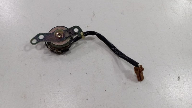Nissan Maxima Tweeter Right Passenger Tweeter Speaker 2004 2005 2006 2